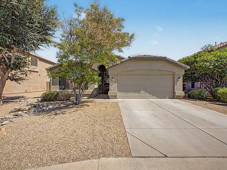 4649 E Augusta Ave — Photo 39