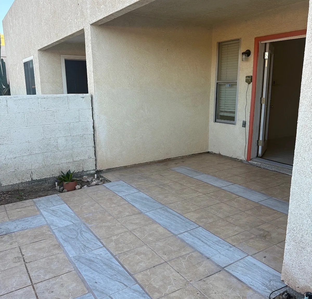 3 bed, 2.0 bath, 978 sqft, $1,700 — Photo 2