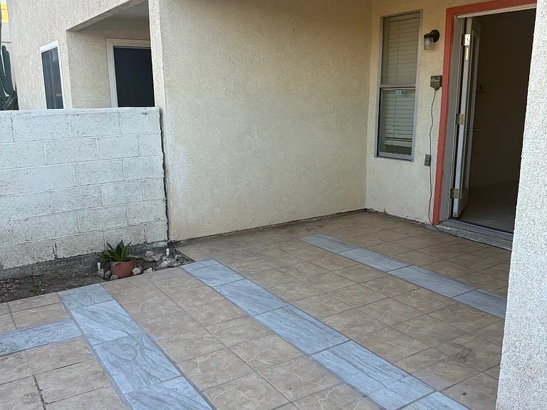 2668 W 12th Pl — Photo 2