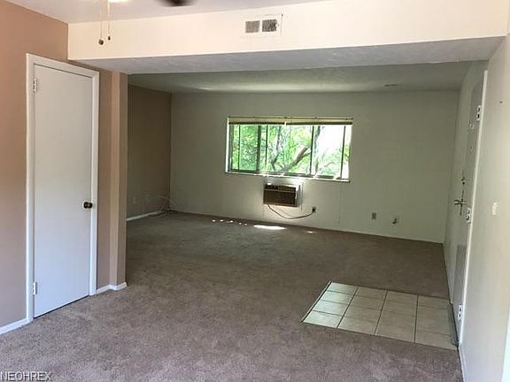 4th image of 22110 River Oaks Dr APT 3C
