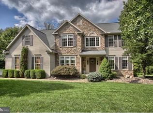 229 Pathfinder Dr, Birdsboro, PA 19508