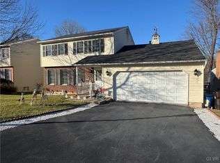 204 Fairway Dr, Reading, PA 19606