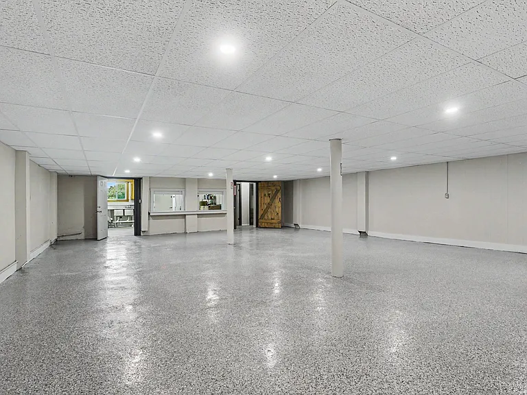 9030 Columbus Rd — Photo 21