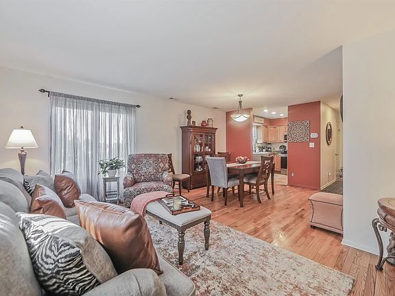3rd image of 700 10th St APT 11