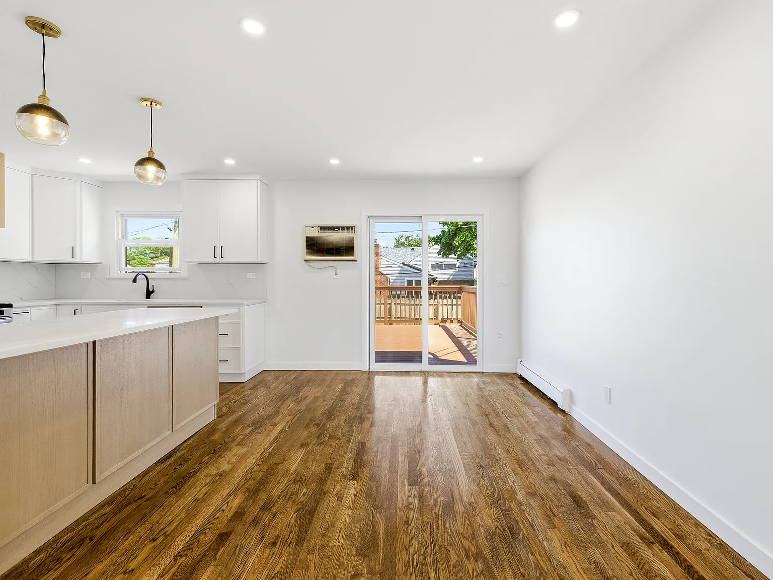 3 bed, 2293 sqft, $6,000 — Photo 4