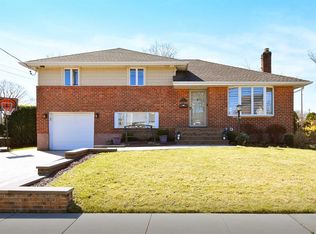 6 Verly Ct, Bethpage, NY 11714