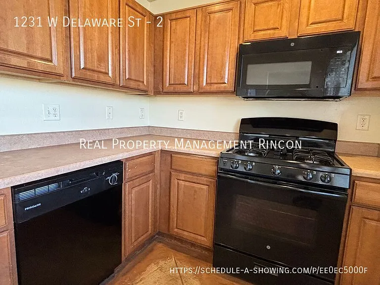 1231 W Delaware St #2 — Photo 7