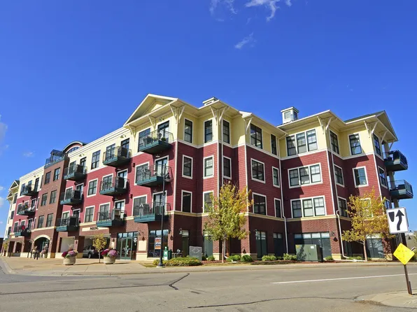 4100 Spring St APT 303, Spring Park, MN 55384