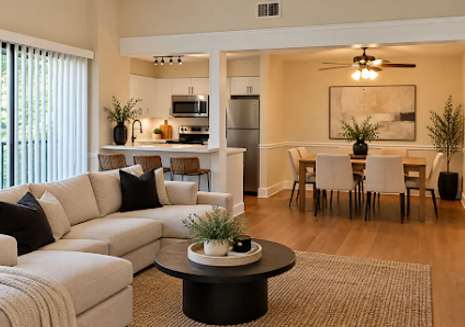 Beautiful 1/1 Wood Floor Condo for rent with Serene trees view from your screened balcony. — Photo 4