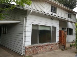 2445 E McAndrews Rd, Medford, OR 97504