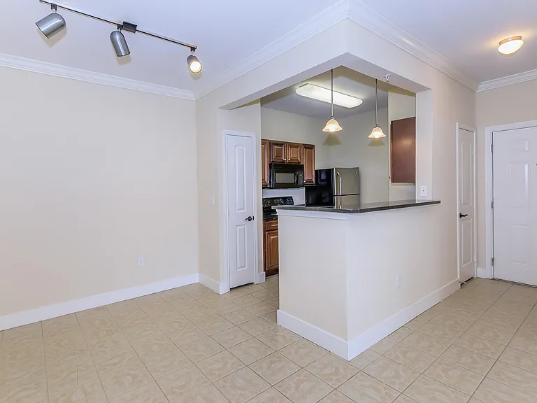 Arista Apartments — Photo 8