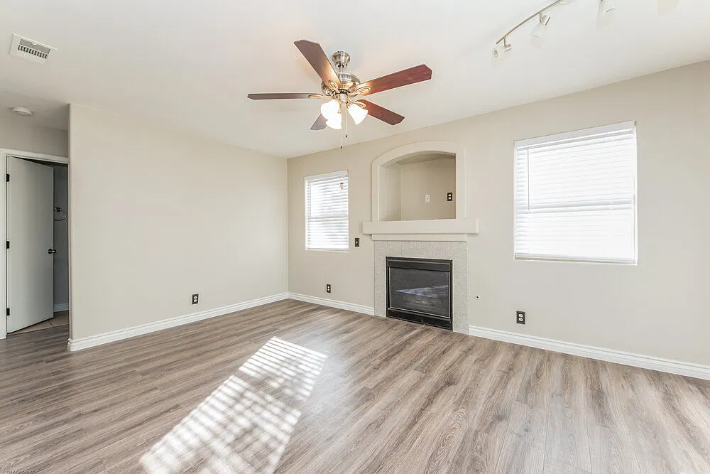 3 bed, 2.5 bath, 1664 sqft, $2,350 — Photo 4