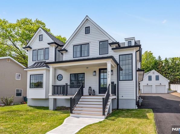 757 Center Ave, River Edge, NJ 07661
