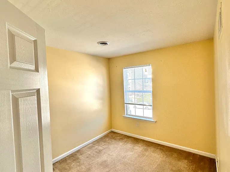 33 Sara Ln - Bedroom 3