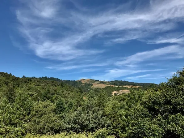 2 Sandstone St, Portola Valley, CA 94028