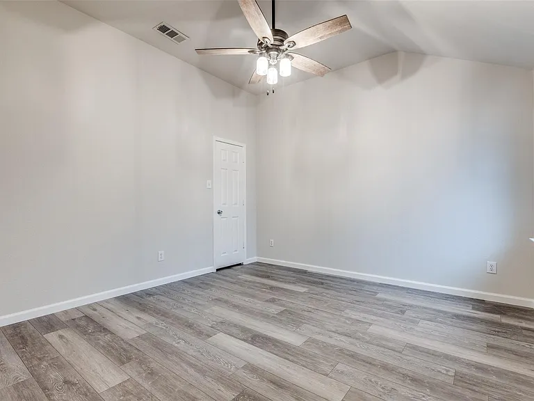 1817 Heron Dr — Photo 19