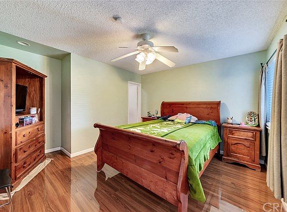 4th image of 5503 Hackett Ave
