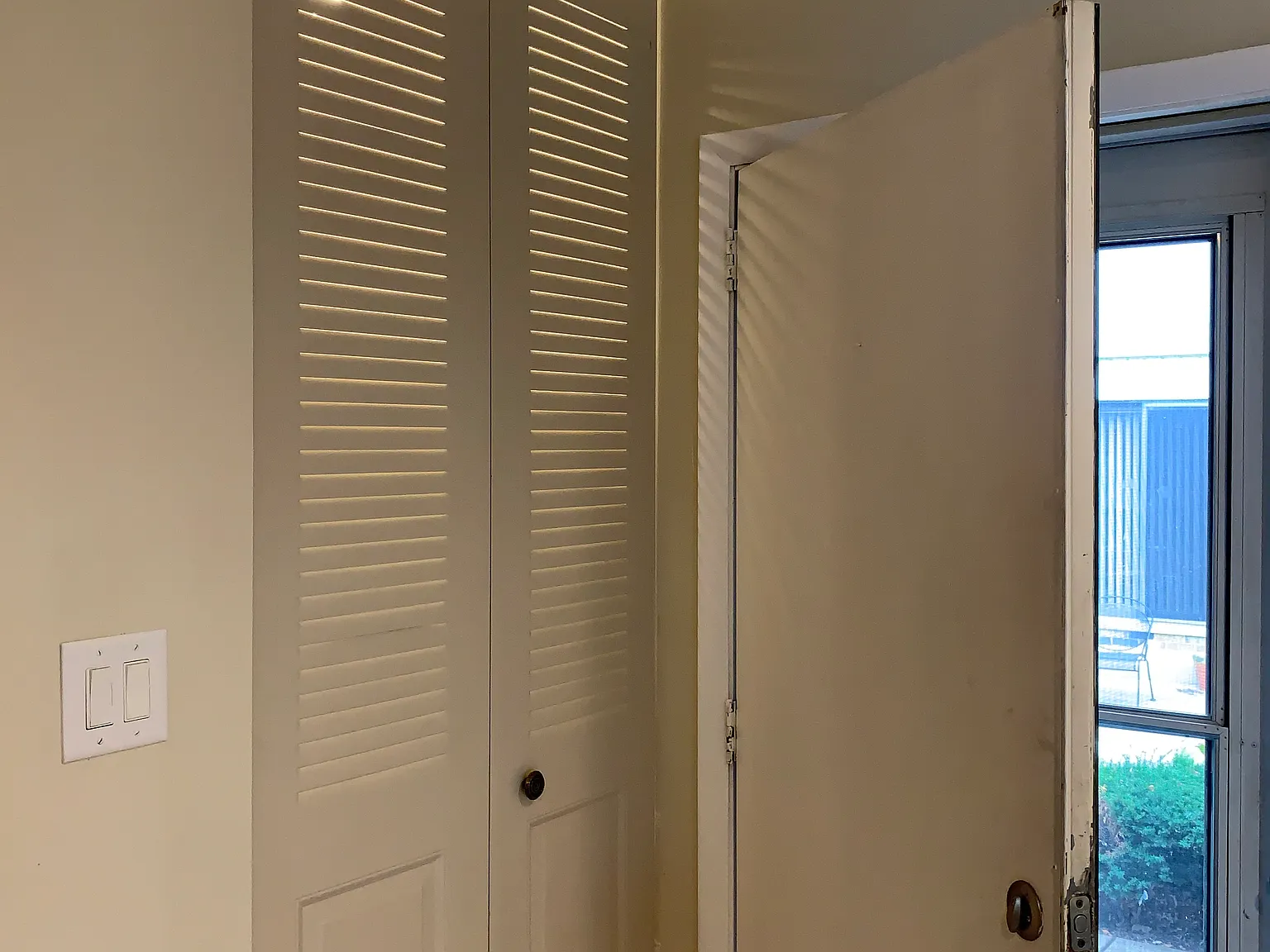 2 bed, 1092 sqft, $2,400 — Photo 3