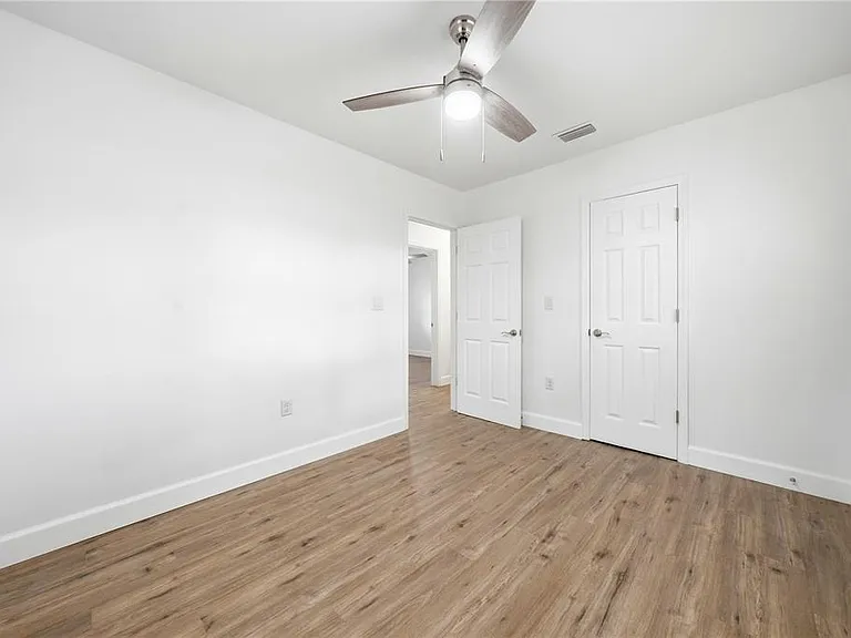 1009 Nebraska St — Photo 4