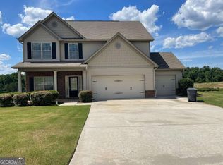 1239 Saint James Pl, Loganville, GA 30052