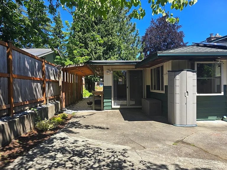 1012 N Villard St — Photo 29