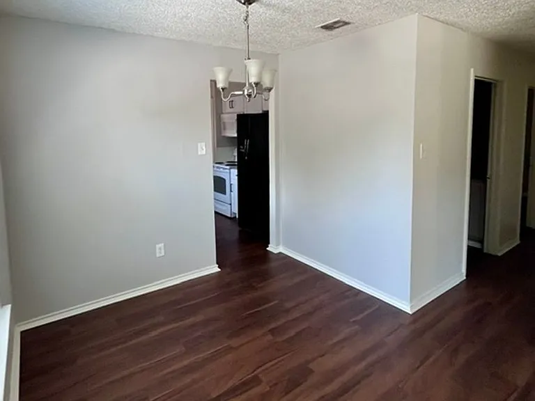 3013 Clover Ln — Photo 8