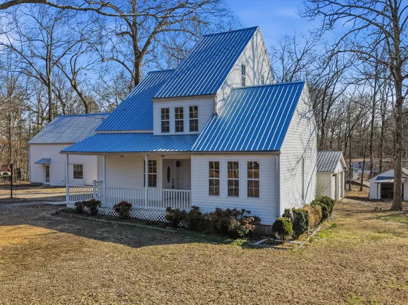 150 Cherokee Dr, Chatsworth, GA 30705
