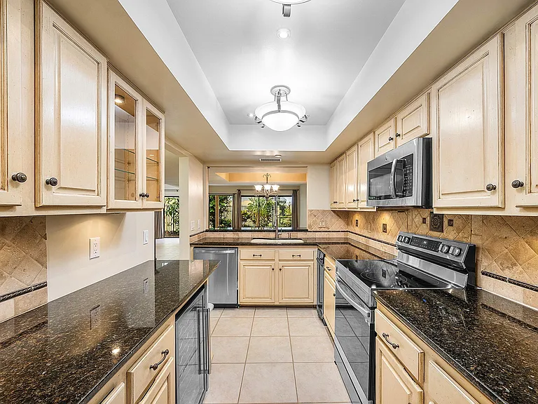 5664 Santiago Cir — Photo 16
