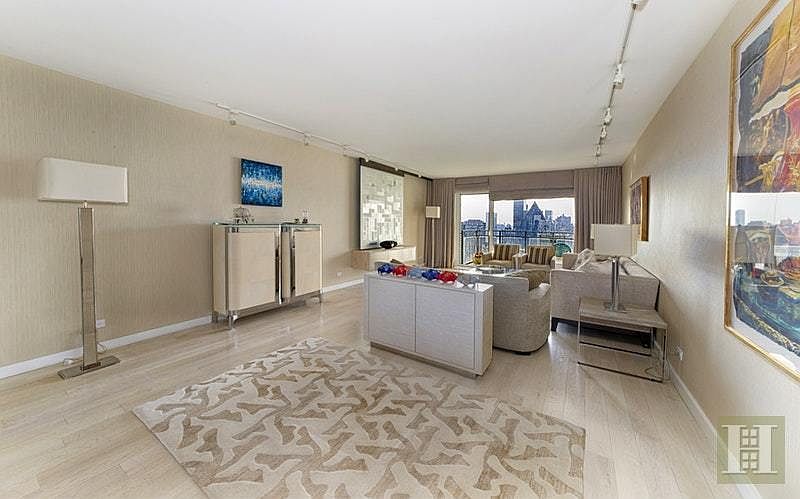 1st image of 1084 2nd Ave #36G