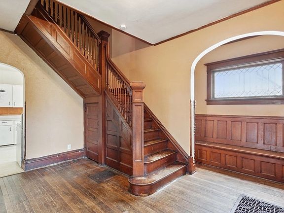 4th image of 1500 E Delavan Dr APT 1