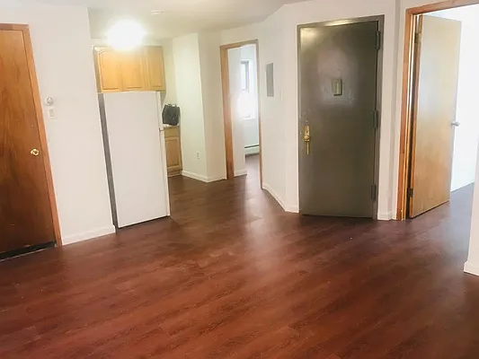 Rented by City Connections Realty | media 3