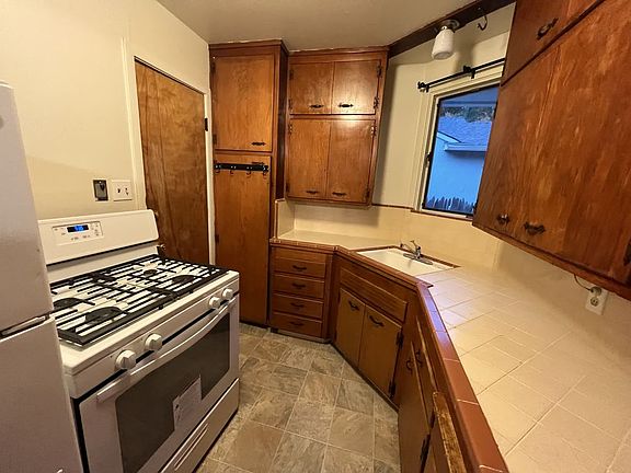 4th image of 432 Lovella Way
