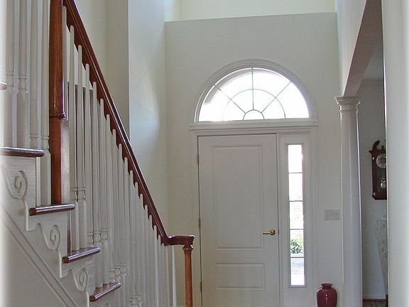 2-Story entry Foyer