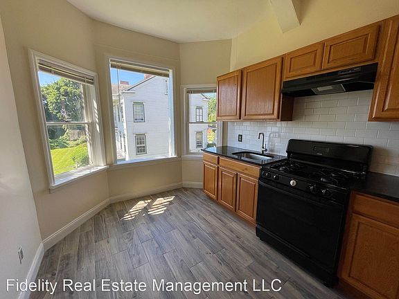 3rd image of 160A Grand St APT 2