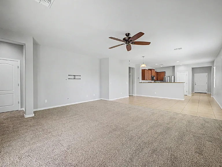 41177 W Lucera Ln — Photo 13
