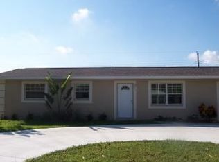 552 Center Rd, Venice, FL 34293