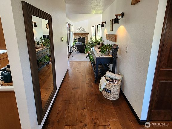 2nd image of 1343 Bussell Road