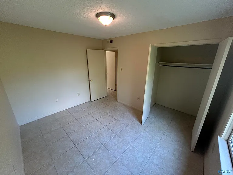 124 Michael Ave #B — Photo 12