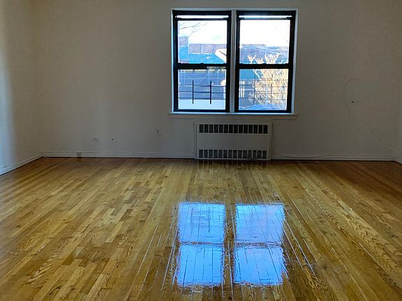 2nd image of 21612 77th Ave #Gfl