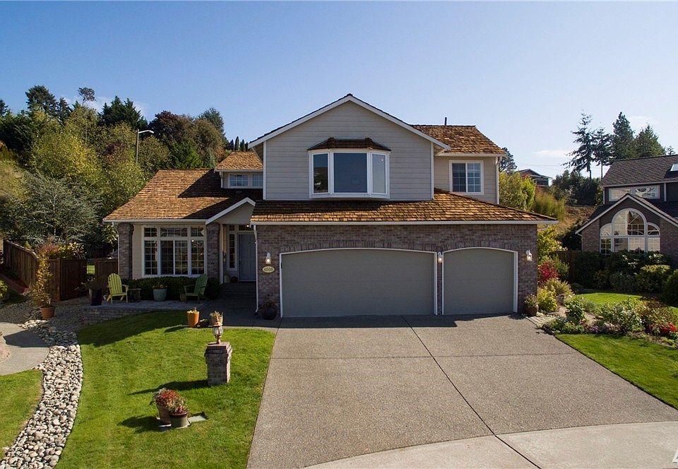 1st image of 4008 Pinehurst Dr NE