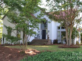 11043 Seven Coves Dr, Tega Cay, SC 29708