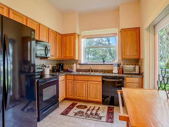 5th image of 2230 Beach Dr APT 101