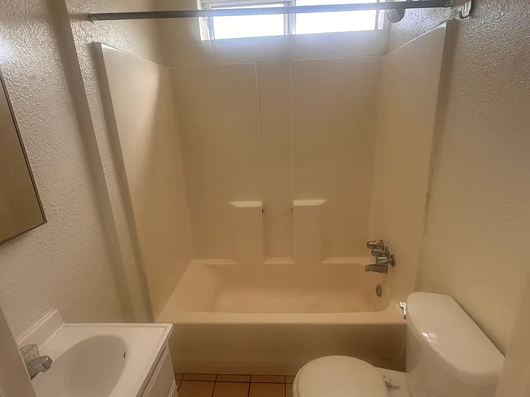 821 N Vendome St #16 — Photo 7