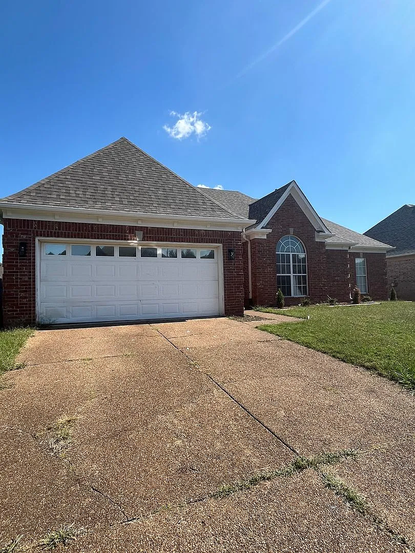 1686 N. Frence Creek Cove — Photo 1