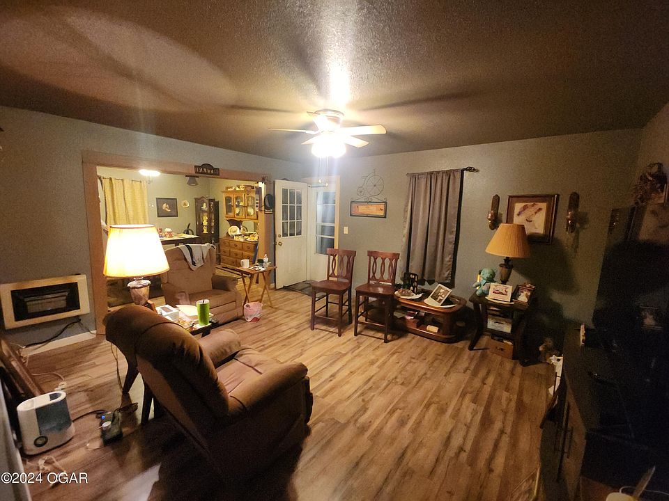 635 Park St, Neosho, MO 64850 Zillow