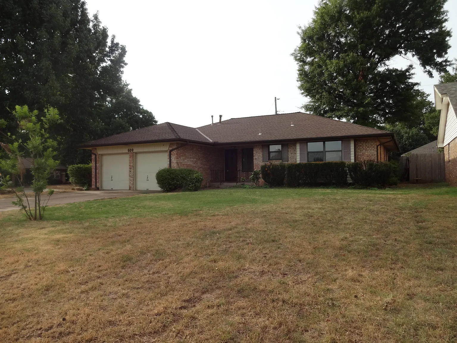 3 bed, 1420 sqft, $1,300 — Photo 2