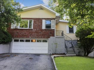 74 Ridgeview Ave, Yonkers, NY 10710