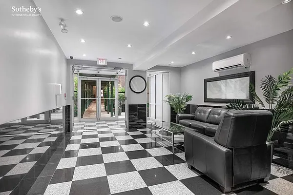 Sold by Sotheby's International Realty | media 18