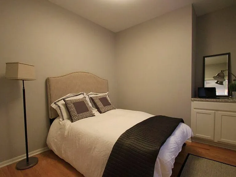 3825 N Greenview Ave — Photo 8