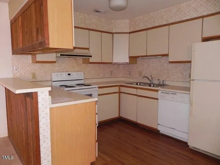 340 Summerwalk Cir — Photo 6